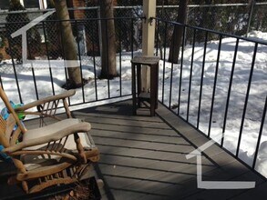 Building Photo - Nice studio in prime locationa