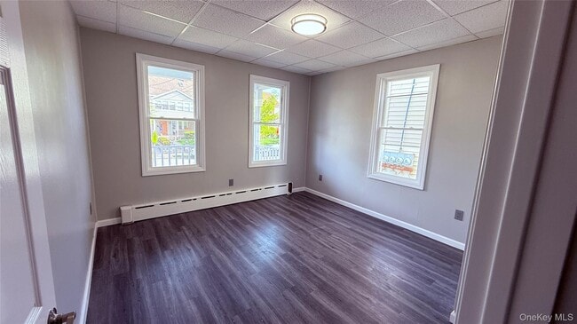 Building Photo - 142 Smith St