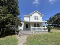 Building Photo - Charming 3 bedroom / 2 bathroom home with ...