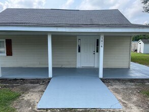 Building Photo - New Renovated Beauitful Home