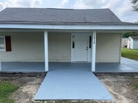 Building Photo - New Renovated Beauitful Home