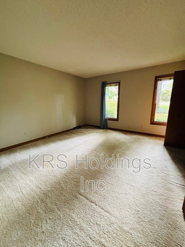 Building Photo - 8416 Summit Acres Dr