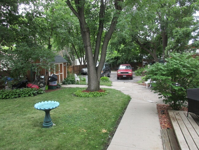 Building Photo - 2523 Dupont Ave N