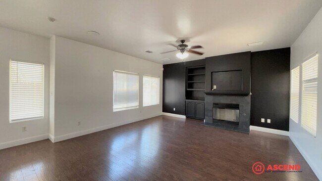 Building Photo - Stunning 3 Bedroom Home In Rosedale!