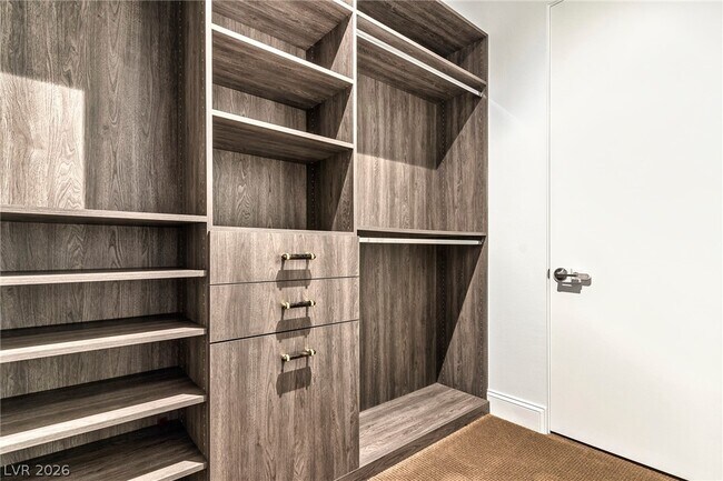 Building Photo - 804 Dragons Eye Dr