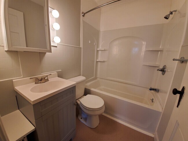 Building Photo - 444 Lafayette Rd