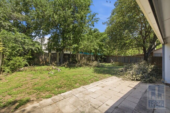 Building Photo - 9002 Marsh Dr