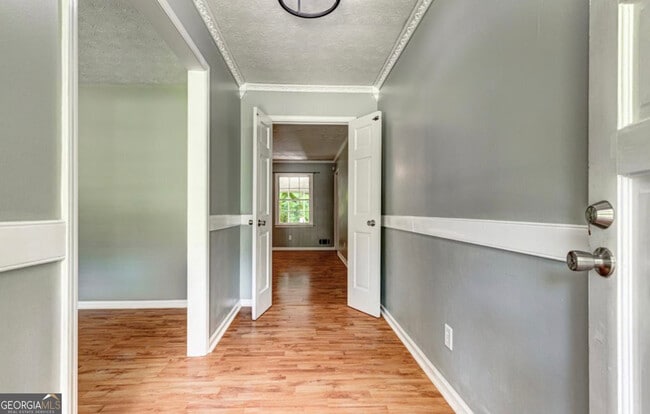 Building Photo - 922 Sharon Ct