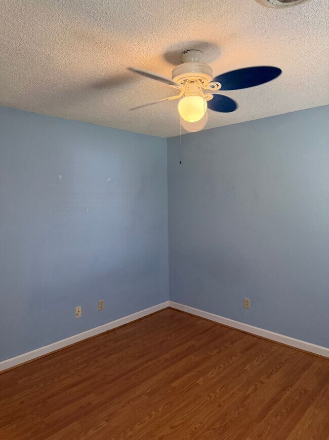 Building Photo - 105 Demille Dr