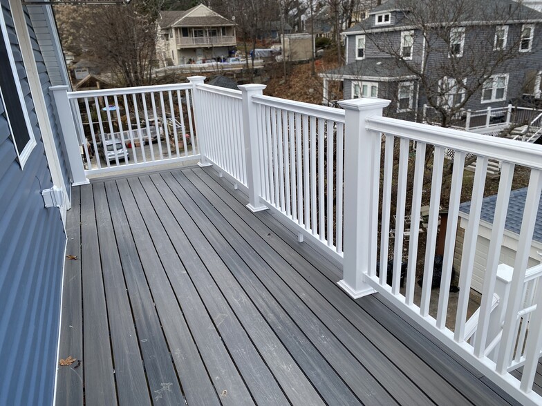 Bach deck - 585 Highland Ave