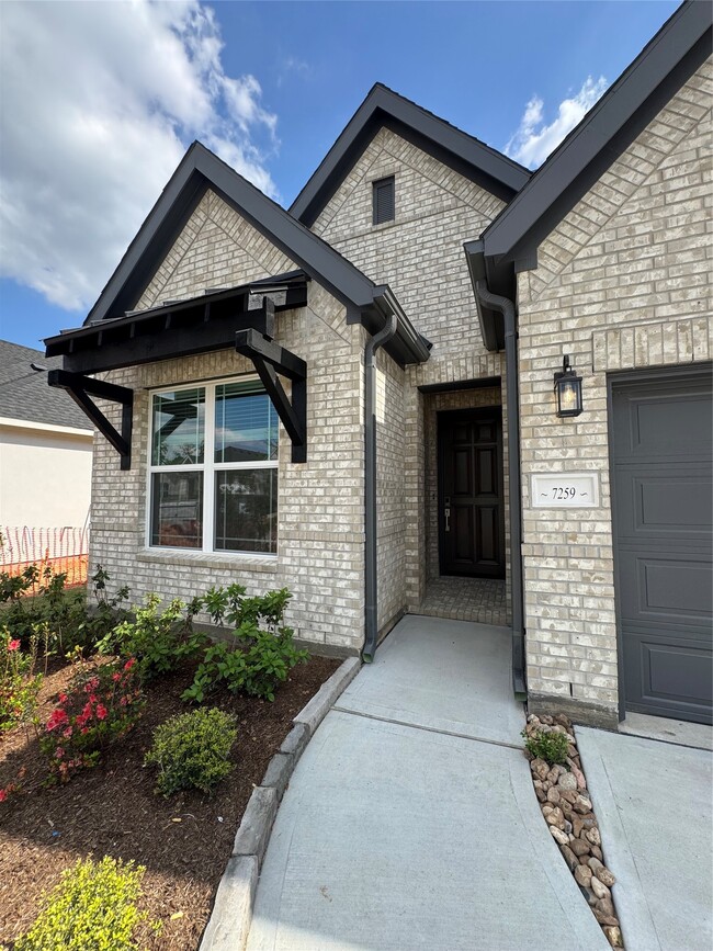 Building Photo - 7259 Stillmeadow Grv Dr