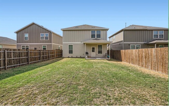 Building Photo - 301 La Dera Dr
