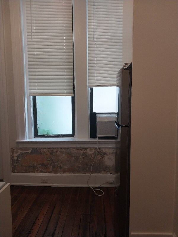 Building Photo - 309 E 13th St