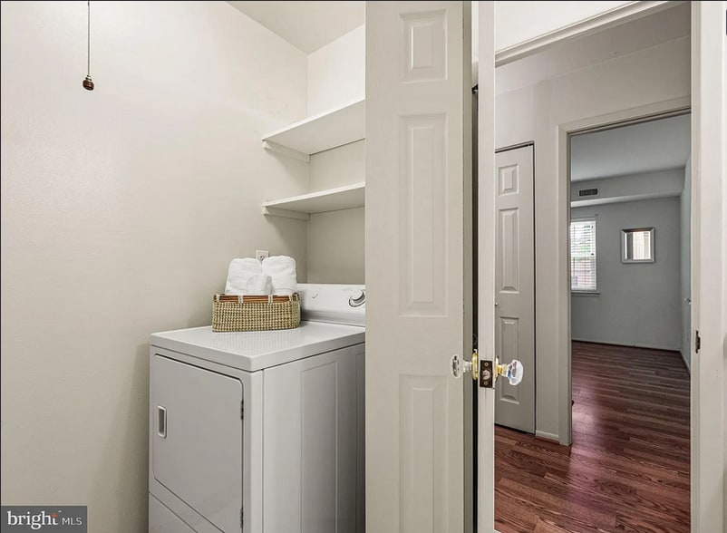 Building Photo - 31 Old Forge Xing