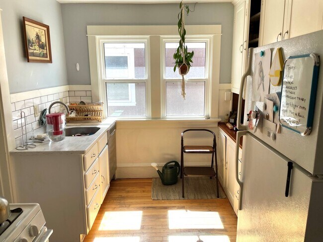 Building Photo - 112-114 Proudfit Street