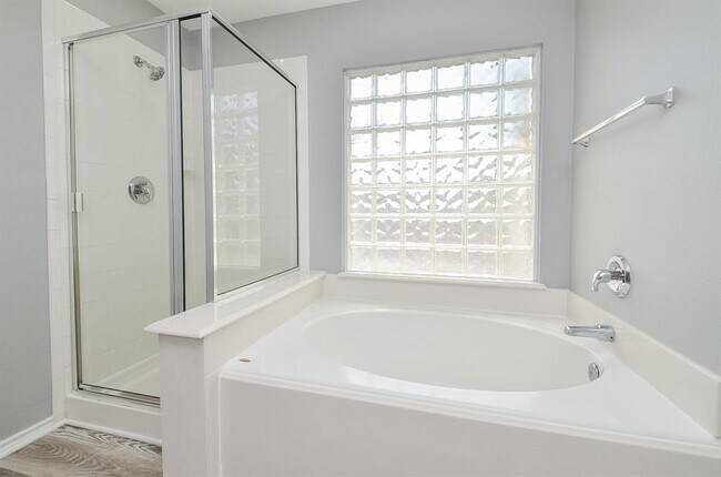 Building Photo - 20131 Larkspur Landing