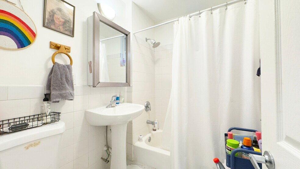 Building Photo - 1735 N Fairfield Ave