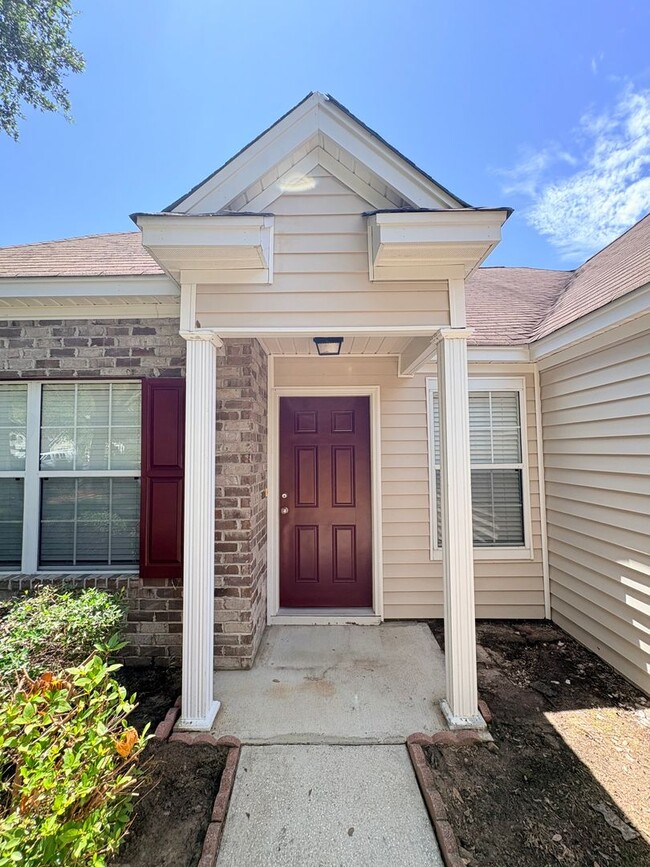 Building Photo - Welcome To Edgefield