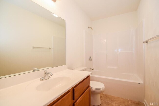 Building Photo - 1024 Forest Edge Dr