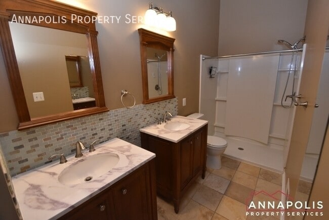 Building Photo - 37 Harbour Heights Dr