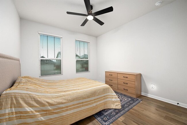 Building Photo - 236 Travis Ln