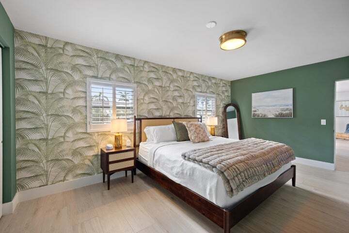 Building Photo - 1096 SW 27th Ave