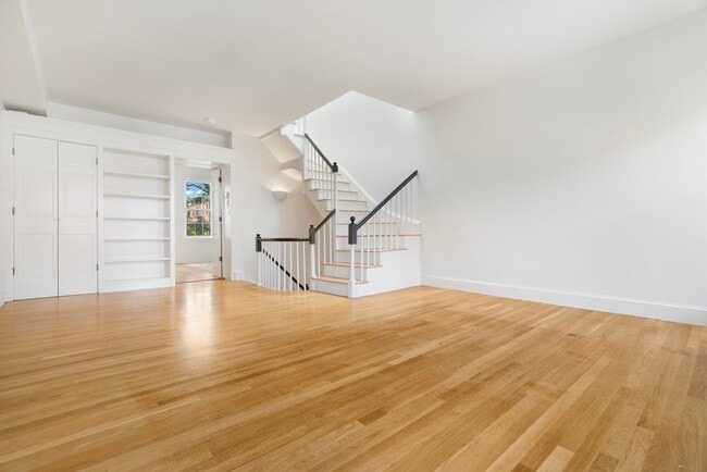 Building Photo - 26 Clarendon St