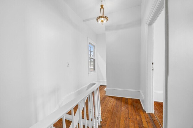 Building Photo - 112 E Anderson St