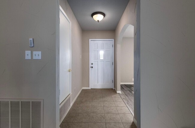 Building Photo - 3 Bed 2 Bath Home - Southlake Carroll ISD