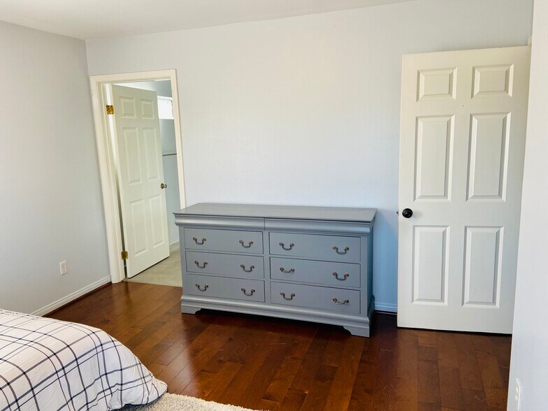 Building Photo - 4058 Garden Ave