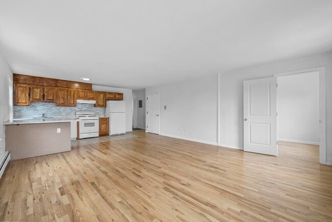 Building Photo - 282 St Pauls Ave