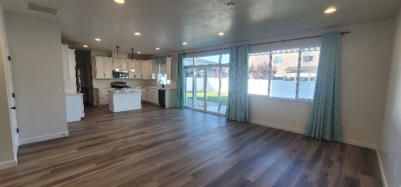 Building Photo - 908 W 1080 S