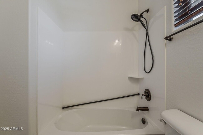 Building Photo - 2008 E Stacey Rd