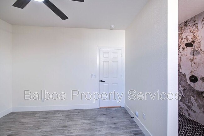 Building Photo - 212 2nd Ave E