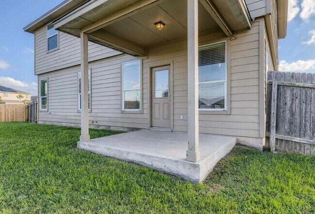 Building Photo - 301 Comal Run