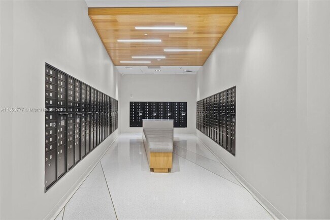 Building Photo - 1500 Bay Rd