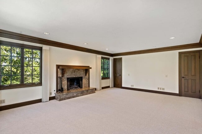Building Photo - 190 Portola Rd