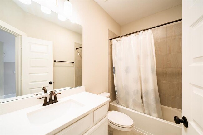 Building Photo - 10922 Brambling Wood Dr