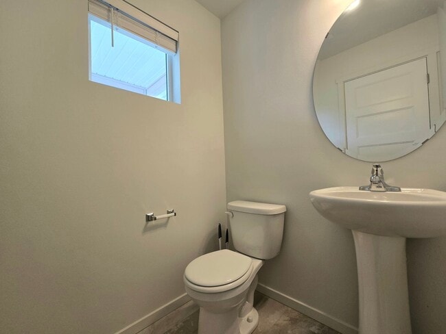 Building Photo - 4 Bedroom Home in Marysville  Pet Friendly!