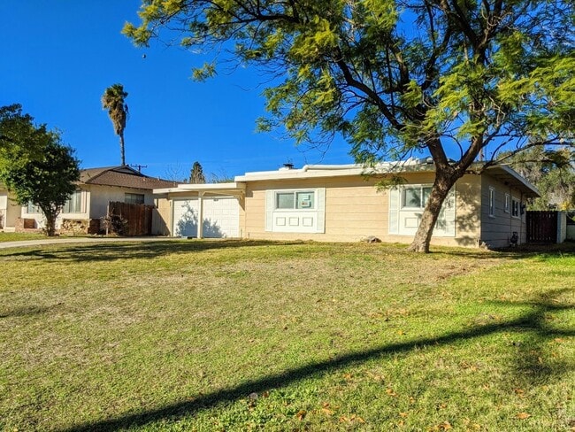 Building Photo - 156 E Marshall Blvd