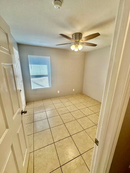 Building Photo - 7363 Golf Vista Blvd