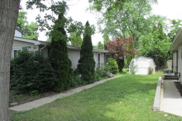 Primary Photo - 2876 Stennett St