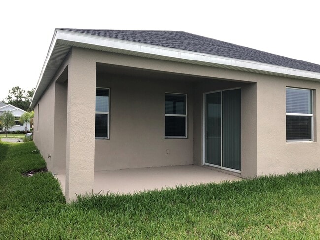 Building Photo - Lakefront Single Story 3/2 Home  FREE wash...