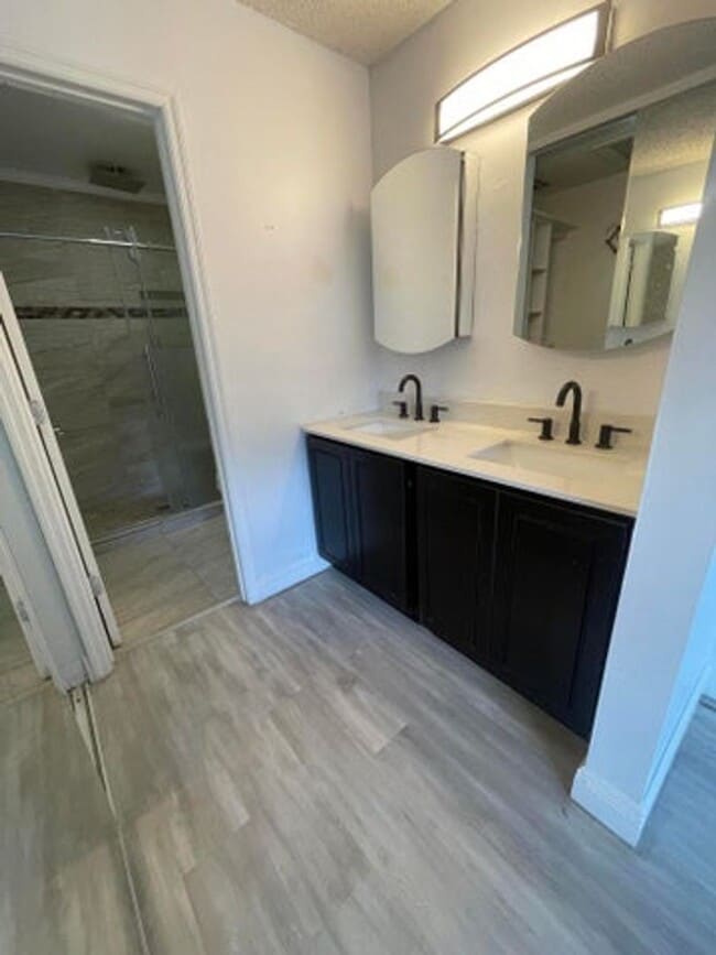 Building Photo - 3011 NW 48th Ave