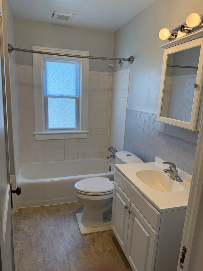 Building Photo - 1476 Ridge Rd