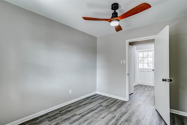 Building Photo - 5219 Lookout Mountain Dr