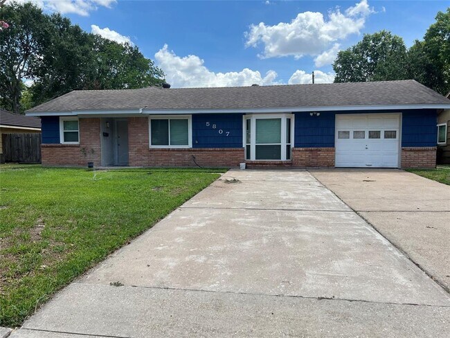 Primary Photo - 5807 W 43rd St