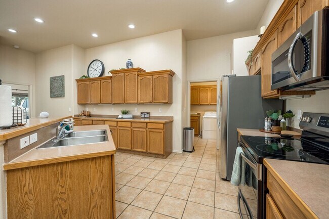 Building Photo - 2711 Sunrise Point Rd