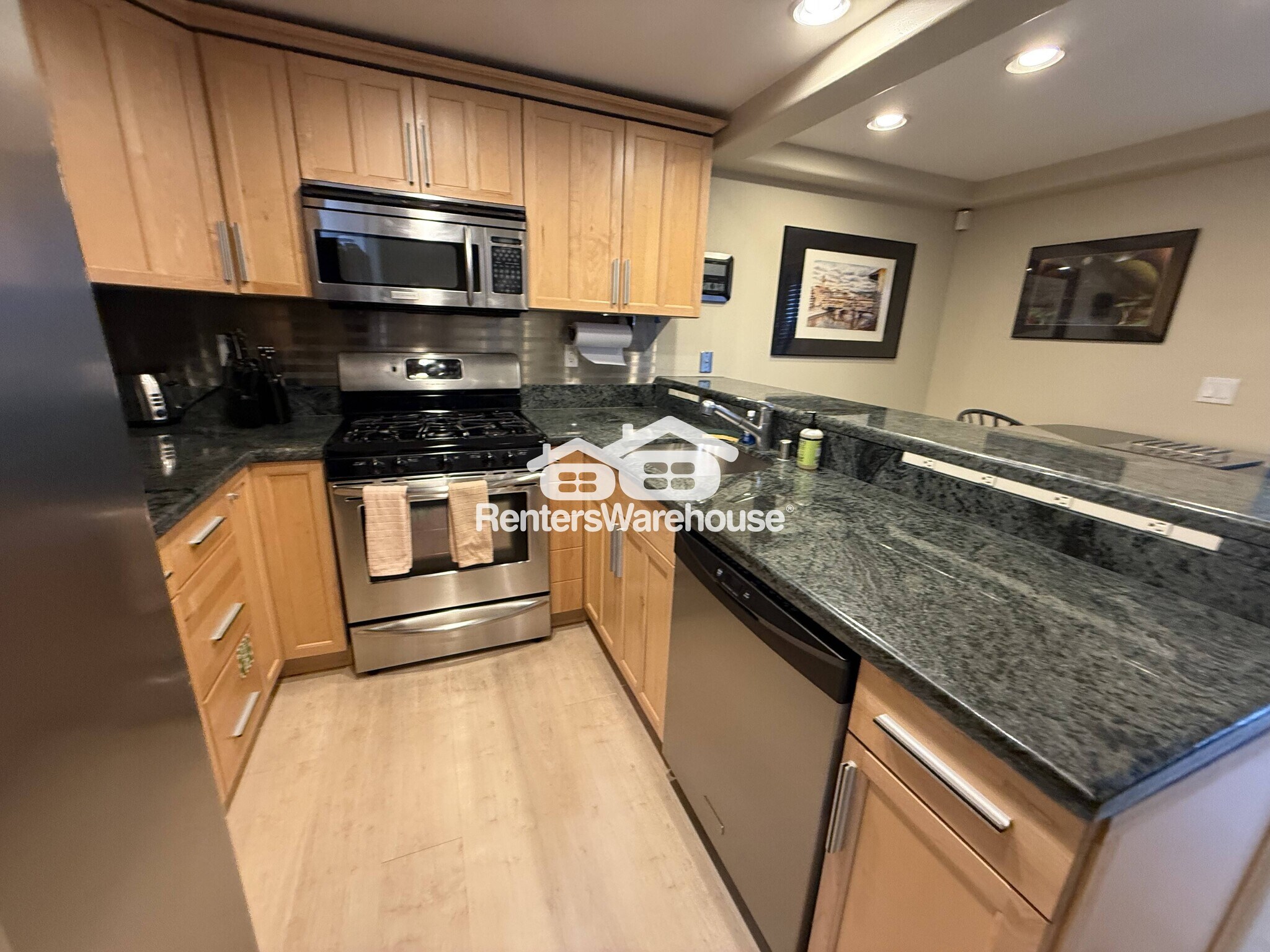 Building Photo - 6514 Phinney Ave N