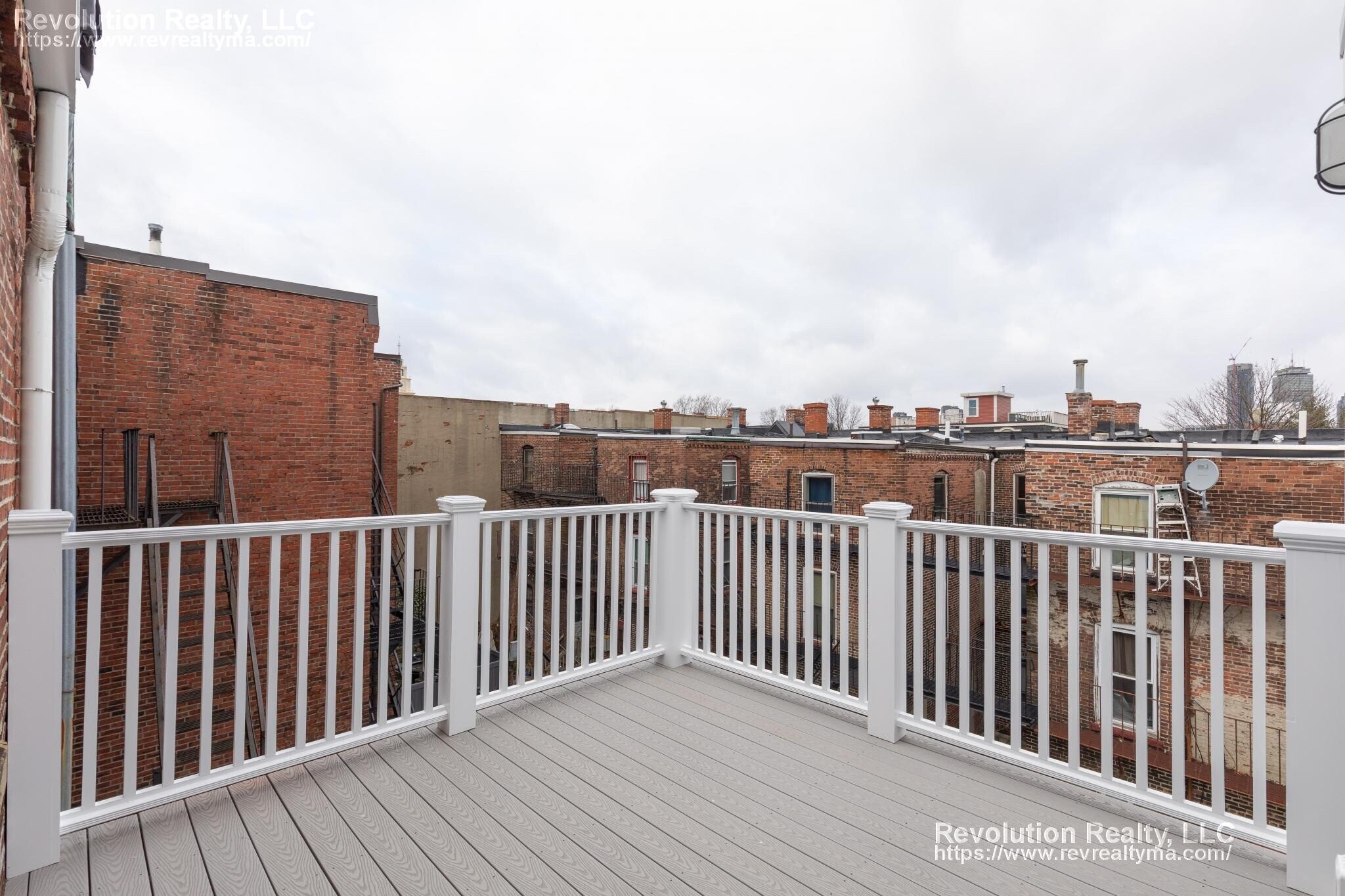 Building Photo - 15 Kenilworth St